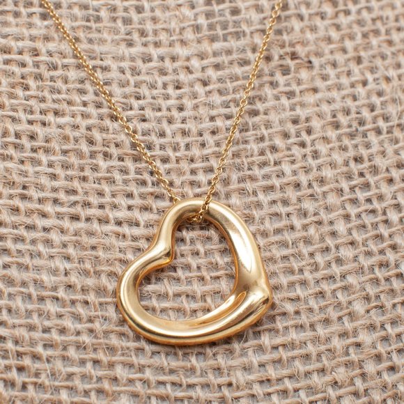 Vintage Tiffany & Co. Large Gold Heart Pendant Necklace - Picture 4 of 9